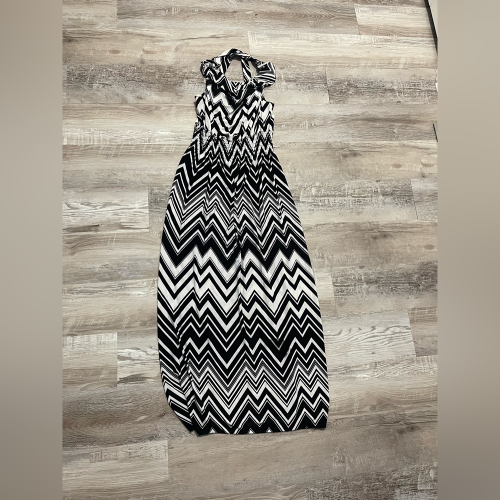 Women’s xxl black and white dress